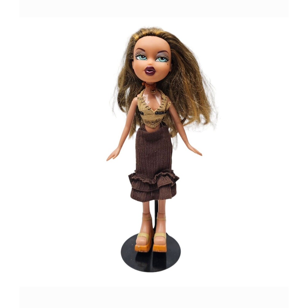 Bratz Strut It Yasmin Doll Top Skirt Necklace Shoes 2003 MGA